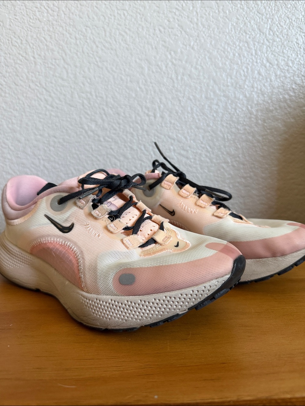 Nike REACT Women's Pink and Black Gray running shoes
